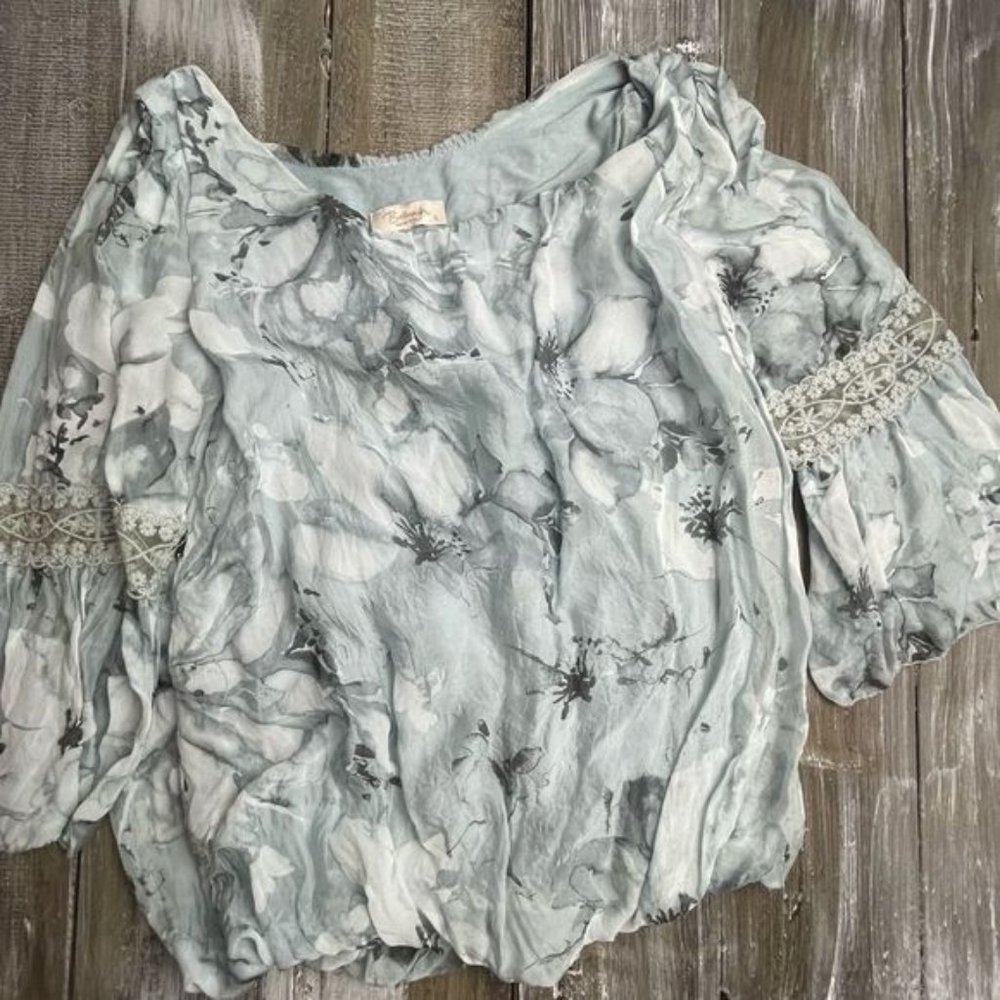 Bellard’s Blouse Womens Blue Cream Pullover Size Small